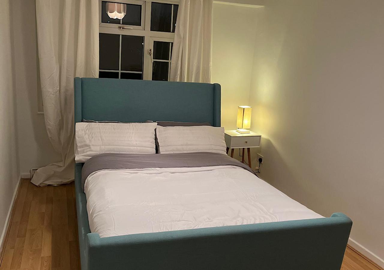 Lovely 2 Bedroom Apartment With Parking Space Лондон Экстерьер фото