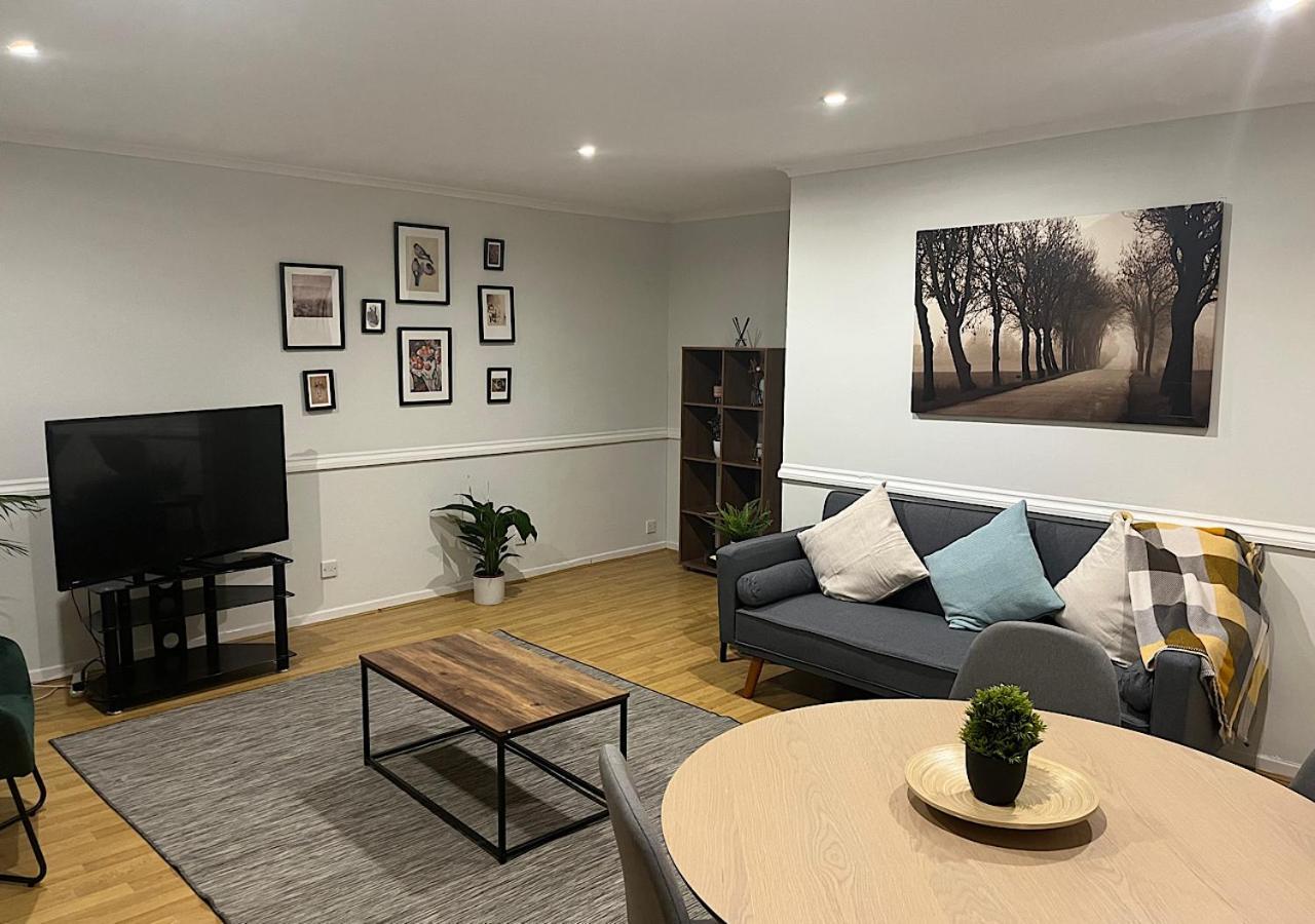 Lovely 2 Bedroom Apartment With Parking Space Лондон Экстерьер фото