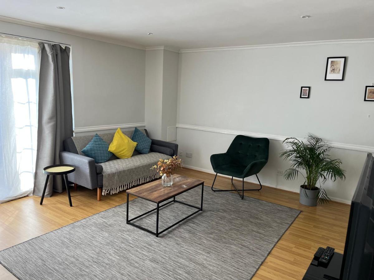 Lovely 2 Bedroom Apartment With Parking Space Лондон Экстерьер фото